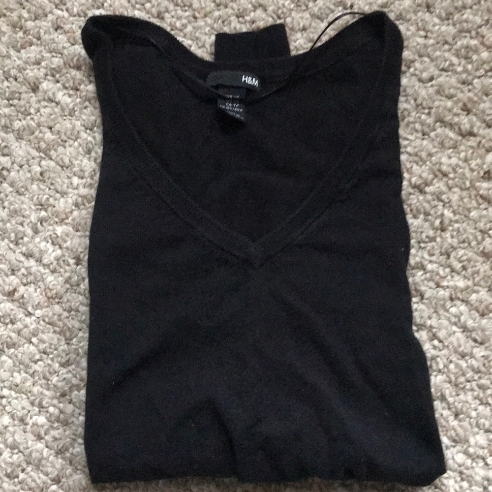H&M black v-neck sweater